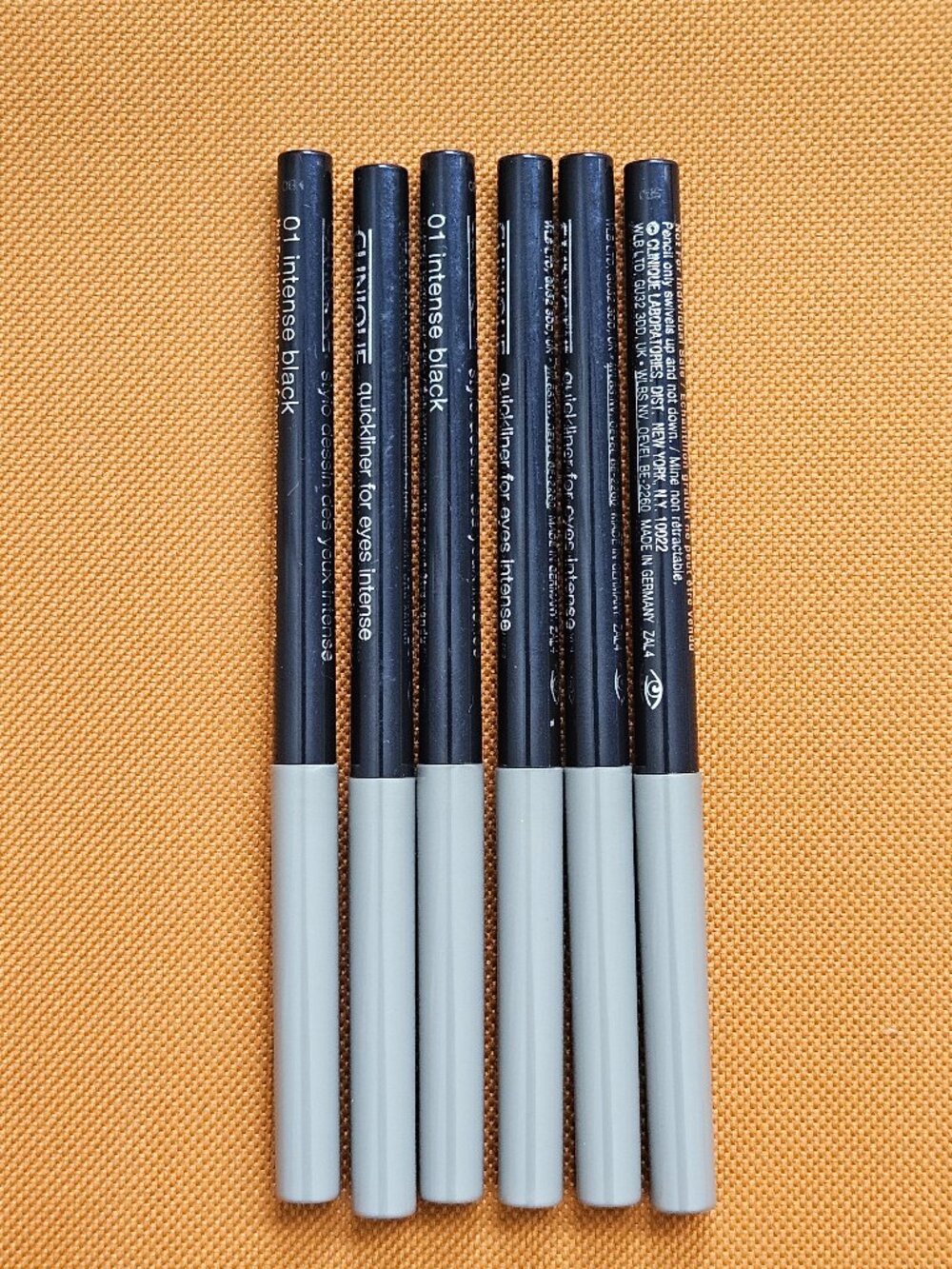 Clinique Quickliner For Eyes Intense – 01 Intense Black – Travel Size – 6 Count